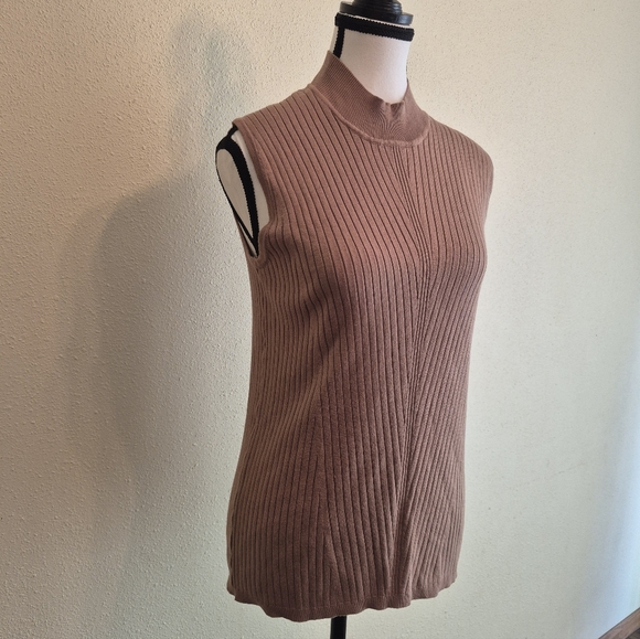 Yest Sleeveless Brown Ribbed Turtleneck Size 12 XL - Picture 2 of 8
